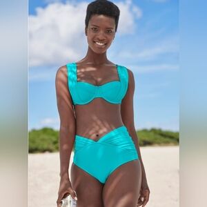 VENUS The Uplift Marilyn Bikini Top, size 34C